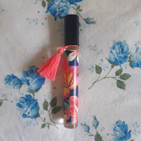 Victoria's Secret Very Sexy Now 2017 - Picture 1 of 4